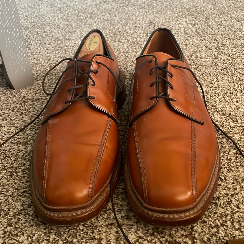 Men’s Allen Edmond lace dress/suit shoes 
Like new condition